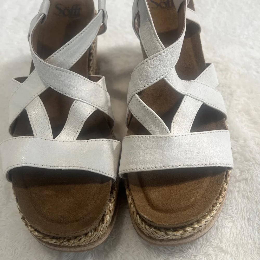 NWT Sofft Women's Devyn Sz 9.5 Wedge Sandals White Leather Open Toe Ankle Strap - Picture 2 of 16